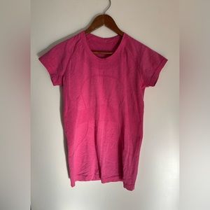 Lululemon Swiftly Tech Short-Sleeve Shirt | Women's Size 6 | Hot Pink